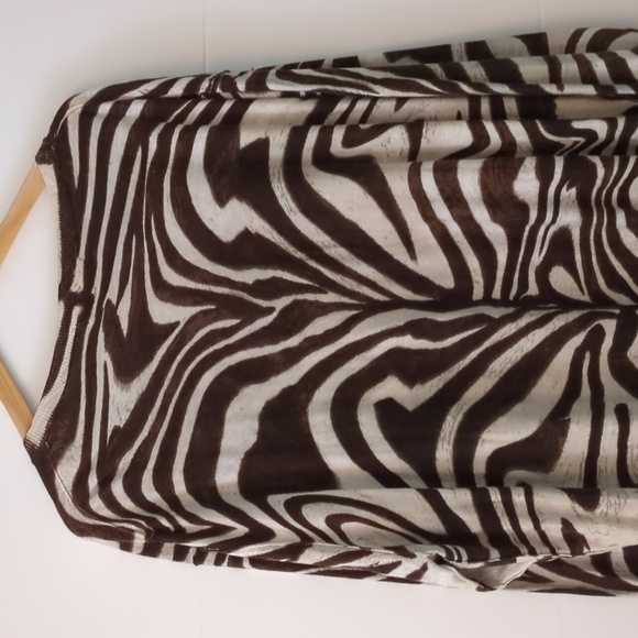 Michael by Michael Kors zebra v neck long sleeve lightweight knit pullover 3X - Picture 7 of 8